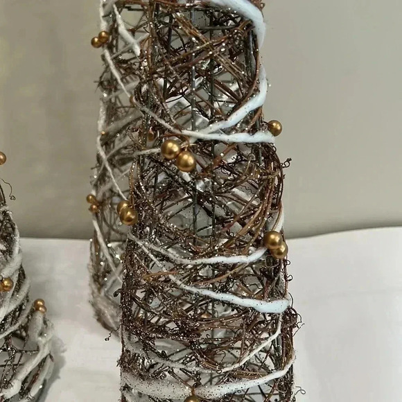 Christmas Decor - Picture 7 of 9